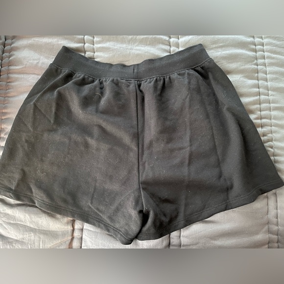 Alo Low Key Sweat Short - Picture 2 of 4